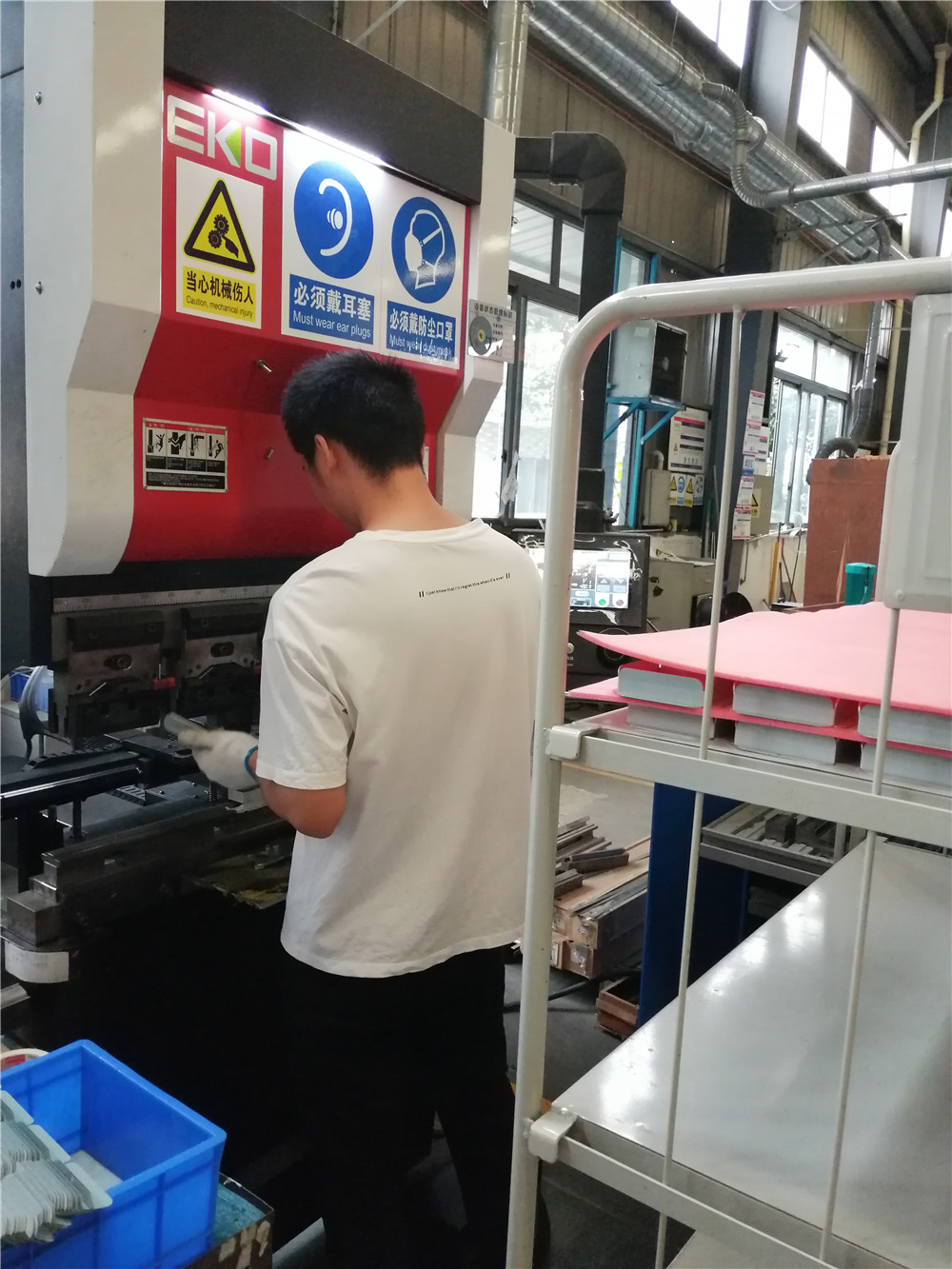 成都PA视讯精密钣金制造有限公司